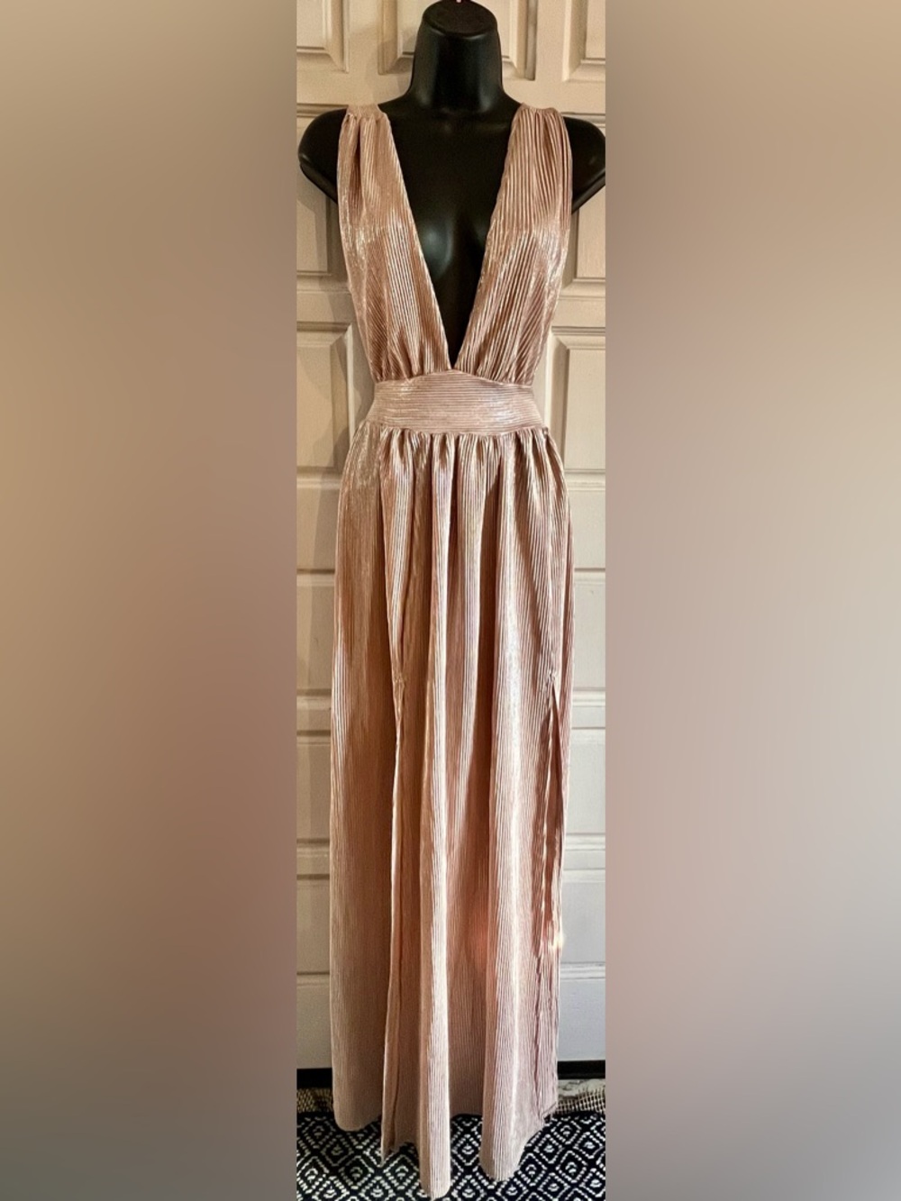 Plunging V-Neck Pleated Maxi Dress in Rose Metallic